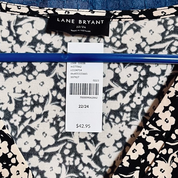 Lane Bryant Floral Blouse - Picture 3 of 3